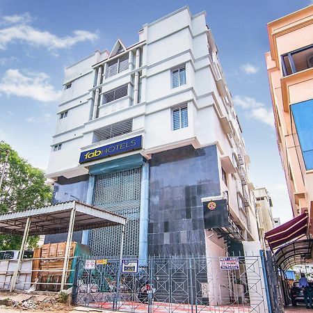 แฟ็บโฮเต็ล เวนคีย์ เซอร์วิซ อพาร์ตเมนต์ Hotel เชนไน ภายนอก รูปภาพ