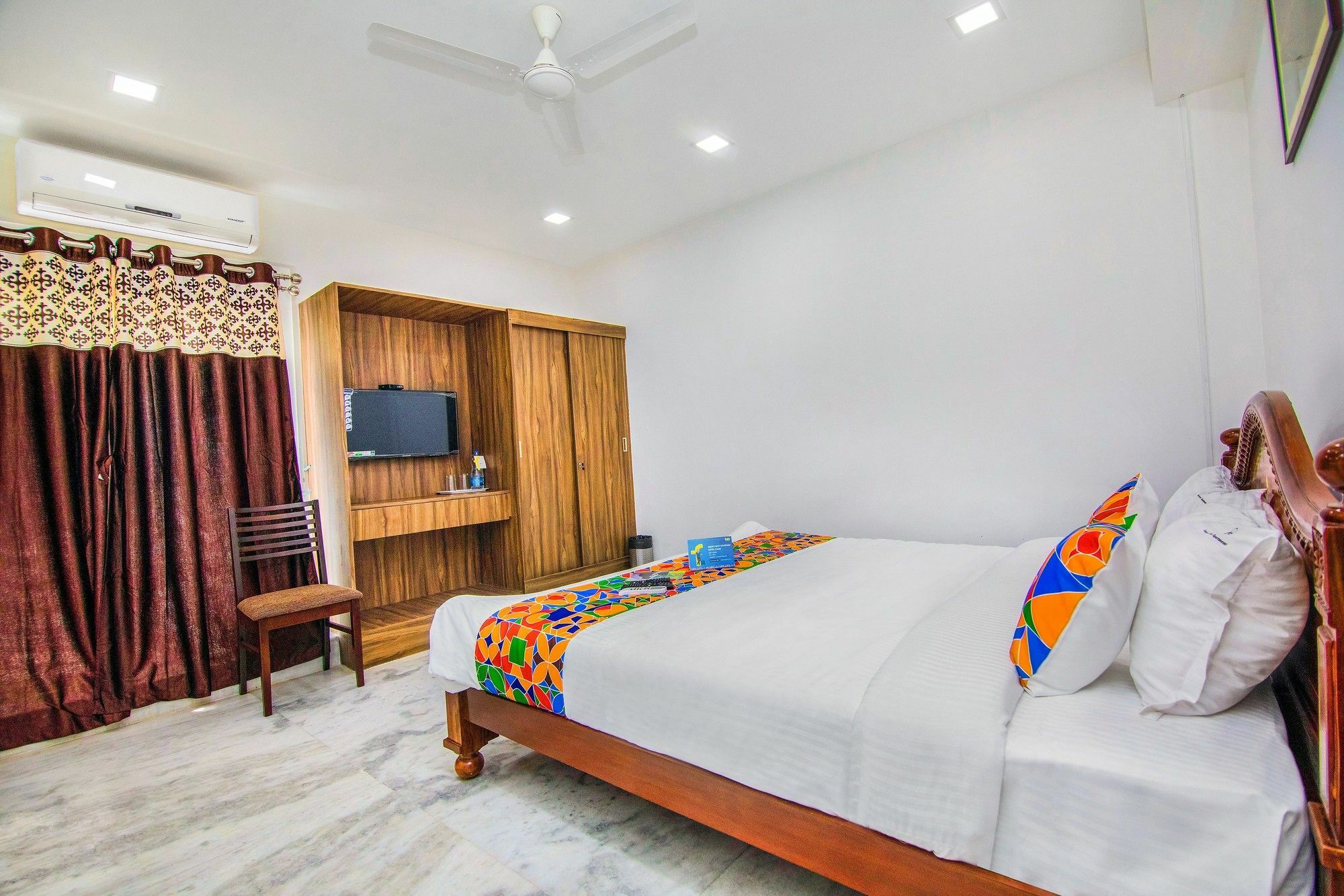 แฟ็บโฮเต็ล เวนคีย์ เซอร์วิซ อพาร์ตเมนต์ Hotel เชนไน ภายนอก รูปภาพ