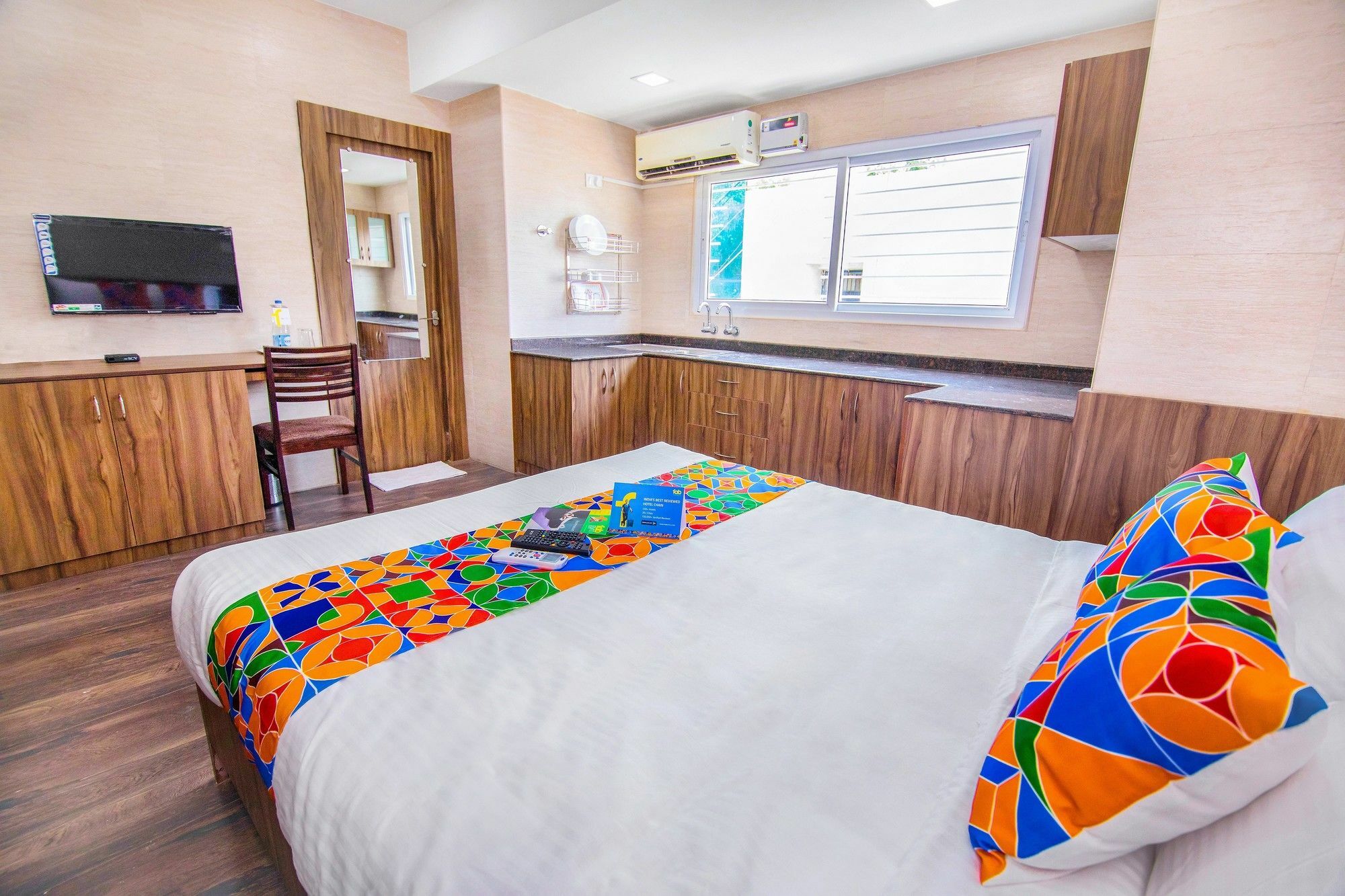 แฟ็บโฮเต็ล เวนคีย์ เซอร์วิซ อพาร์ตเมนต์ Hotel เชนไน ภายนอก รูปภาพ