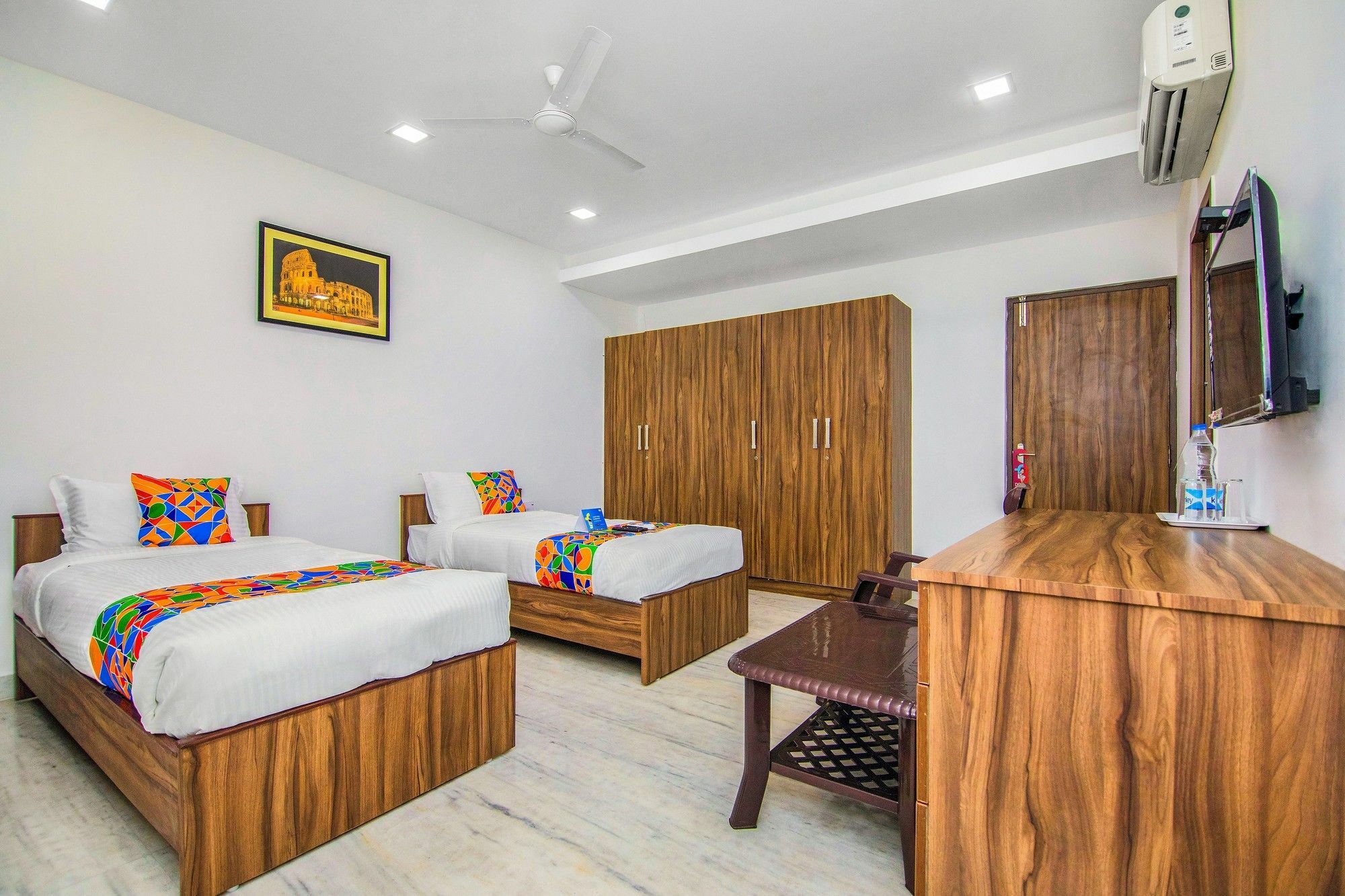 แฟ็บโฮเต็ล เวนคีย์ เซอร์วิซ อพาร์ตเมนต์ Hotel เชนไน ภายนอก รูปภาพ
