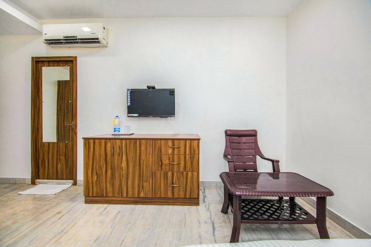 แฟ็บโฮเต็ล เวนคีย์ เซอร์วิซ อพาร์ตเมนต์ Hotel เชนไน ภายนอก รูปภาพ